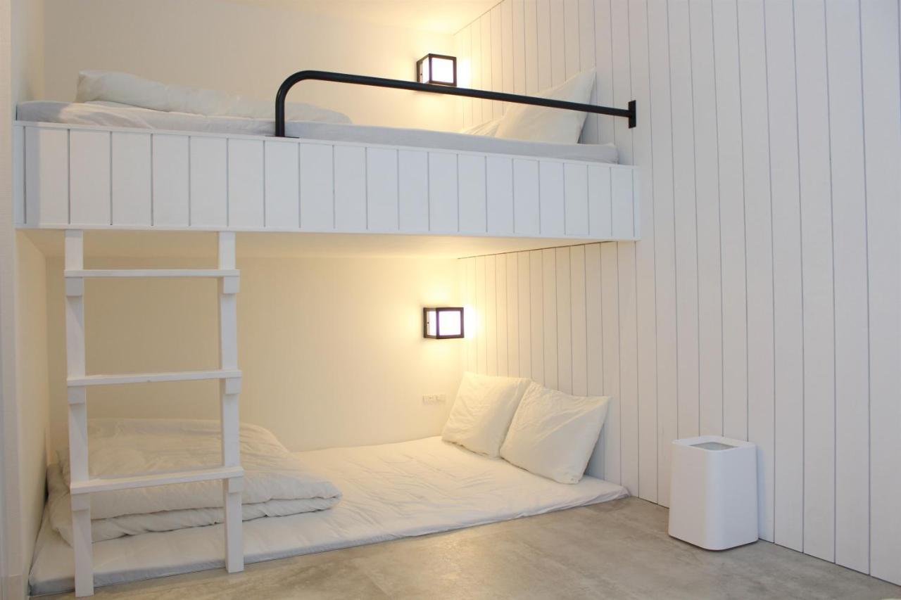 Sekai Hotel Nishikujyo Osaka Bagian luar foto